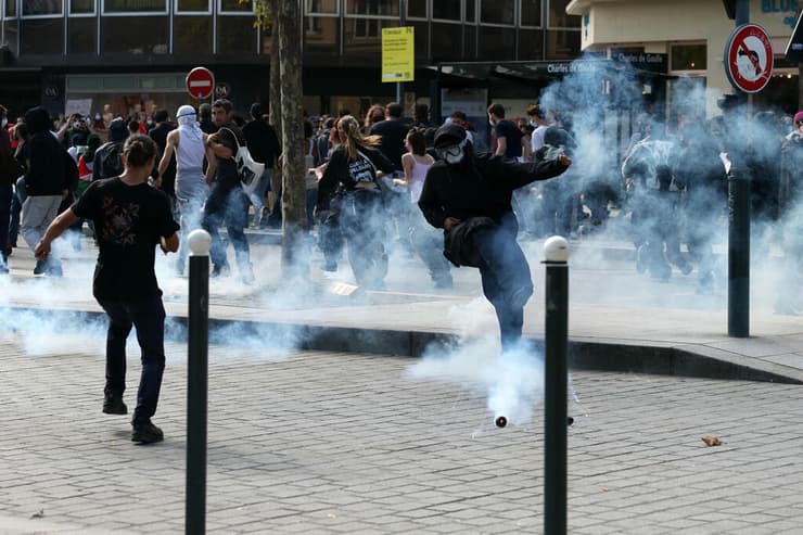 צילום: Alain JOCARD / AFP צרפת הפגנה עימותים בעיר רן הפגנה מחאת תלמידים
