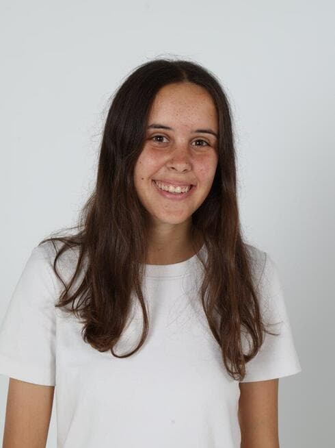 שקד פלט, בת 18 מרחובות