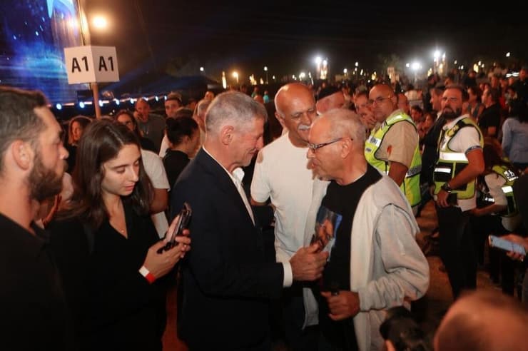 יו"ר הדמוקרטים יאיר גולן בטקס (צילום: מוטי קמחי ) יאיר גולן בטקס הזיכרון הלאומי של משפחות 7 באוקטובר