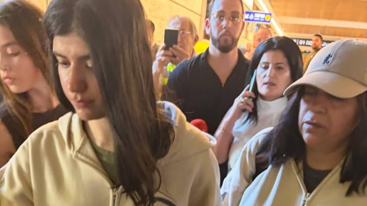 מלי וליאל יהלומי בנתב"ג (צילום: מאיר תורג'מן) מלי וליאל יהלומי נחתו בנתב"ג