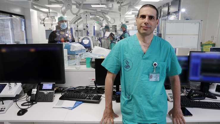 "התאפשר לי להביא לישראל את הטכנולוגיות החדישות ביותר". פרופ' איסי (ישראל) ברבש, מנהל היחידה לקרדיולוגיה פולשנית וצנתורי לב בשיבא (צילום: שאול גולן) פרופ' איסי (ישראל) ברבש, מנהל היחידה לקרדיולוגיה פולשנית וצנתורי לב בשיבא