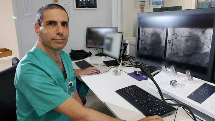 "כולם חייבים לתרום למדינה". פרופ' איסי (ישראל) ברבש (צילום: שאול גולן) פרופ' איסי (ישראל) ברבש, מנהל היחידה לקרדיולוגיה פולשנית וצנתורי לב בשיבא