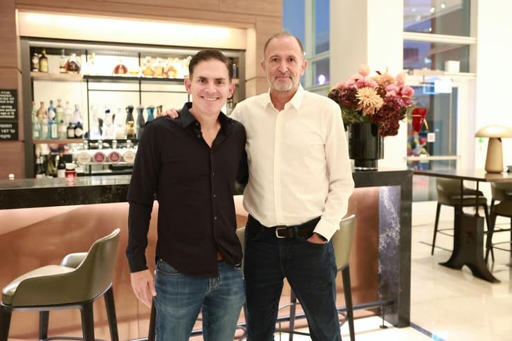 צ'וס בואנו וג'ייסון לוין (צילום: דנה קופל) צ'וס בואנו וג'ייסון לוין
