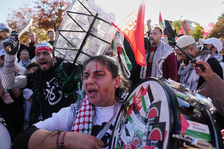 צילום: AP Photo/Ebrahim Noroozi הפגנה פרו-פלסטינית בברלין, גרמניה
