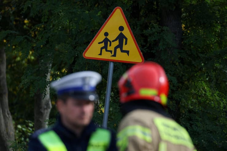צילום: REUTERS/Kacper Pempel פולין גל אלימות זירת דקירה ב בית ספר ב יום חמישי 8 אוקטובר