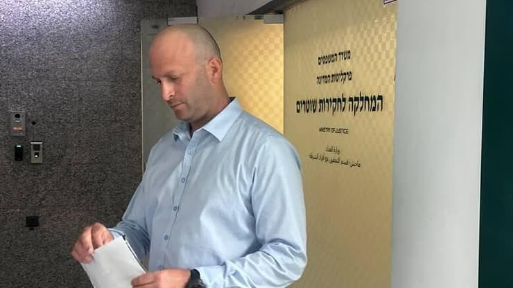 ח״כ קרויזר בכניסה למח״ש, השבוע ח״כ יצחק קרויזר בכניסה למח״ש