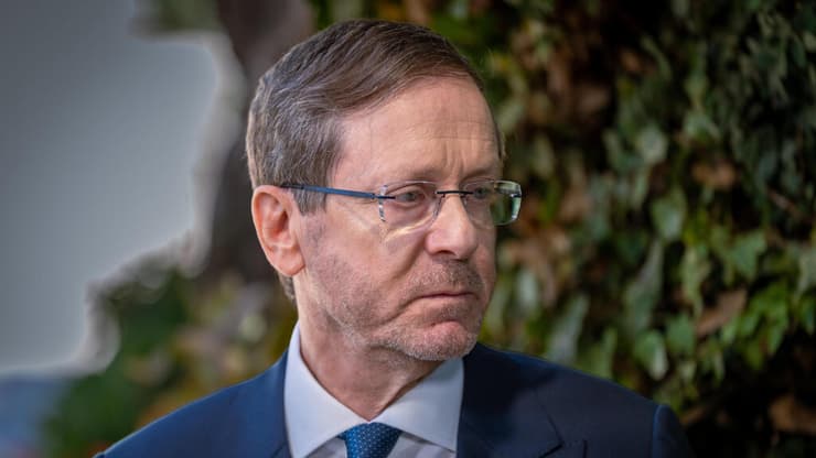 הרצוג הכחיש: "לא שוחחתי על ממשלת אחדות" (צילום: שלו שלום) נשיא המדינה יצחק הרצוג בראיון במלאת 3 שנים ל- 7.10