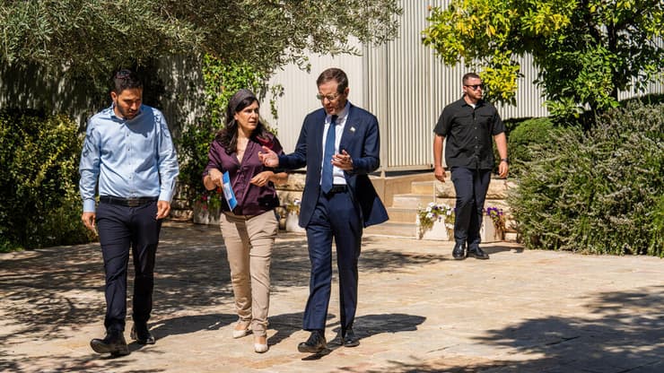 "יש מקרים שצריך לדעת להפעיל את המעצרים המינהליים, אין ברירה" (שלו שלום) נשיא המדינה יצחק הרצוג בראיון במלאת 3 שנים ל- 7.10