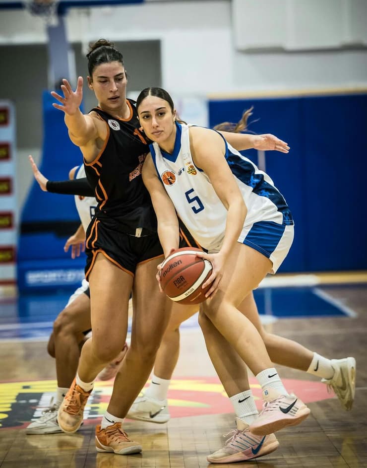 כהן מול ציפל, הערב בפ"ת (צילום: עודד קרני, מינהלת ליגת העל לנשים) כהן מול ציפל