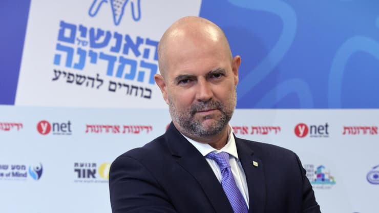 אמיר אוחנה בועידת האנשים של המדינה. לא תרם לקהילה מלבד מיקומו המכובד (צילום: ריאן פרויס) ועידת האנשים של המדינה