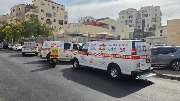 הזירה בביתר עילית (צילום: תיעוד מבצעי מד"א) הזירה בביתר עילית