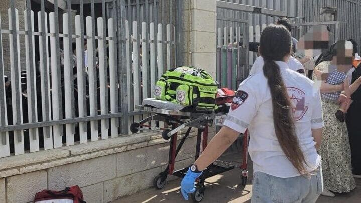 הזירה בביתר עילית (צילום: תיעוד מבצעי מד"א) הזירה בביתר עילית