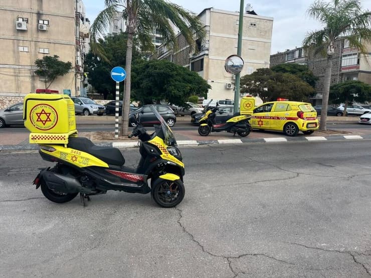 צוותי מד"א, בזירת החבירה באשקלון (צילום: תיעוד מבצעי מד"א) זירת החבירה באשקלון