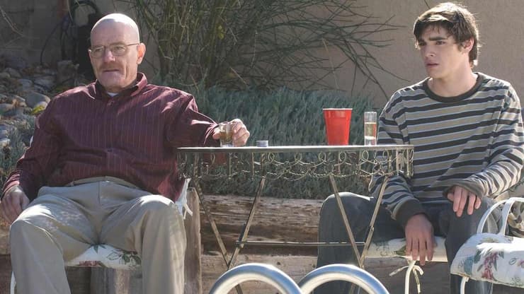 הוכיח שהנכות יכולה להיות חלק מהסיפור, בלי להשתלט על כולו. מתוך "שובר שורות" (צילום: AMC) מתוך "שובר שורות"