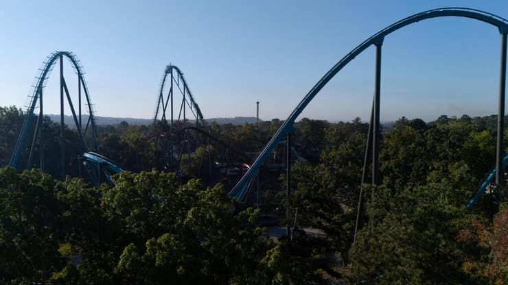 פארק Six Flags בג'ורג'יה, שבו אירע האסון הקטלני (צילום: AP Photo/Mike Stewar) פארק Six Flags בג'ורג'יה, שבו אירע האסון הקטלני