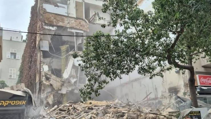  קריסת מבנה בנחלת בנימין פינת רוטשילד בתל אביב