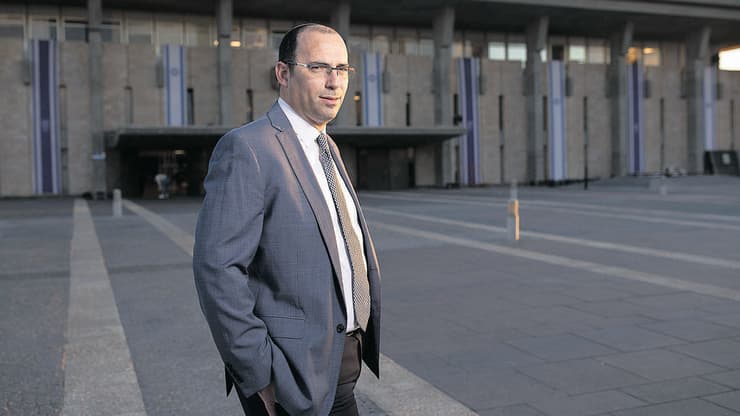 יו"ר ועדת החוקה של הכנסת, ח"כ שמחה רוטמן (צילום: עמית שאבי) יו"ר ועדת החוקה של הכנסת, ח"כ שמחה רוטמן