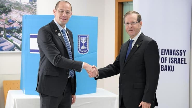 הרצוג מבקר בבאקו (צילום: מעיין טואף/לע״מ) הרצוג מבקר בבאקו