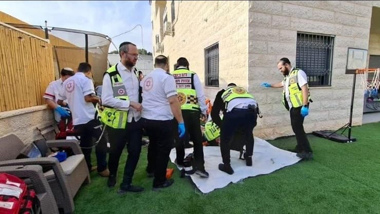 פועל בן 30 נפל מגובה שלוש קומות ונהרג בבית שמש