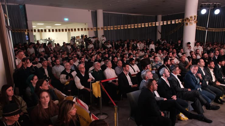 כנס מפלגת הציבור החרדי (צילום: שי רוזנטל ואלה גבאי) אביר קארה בכנס של מפלגת הציבור החרדי