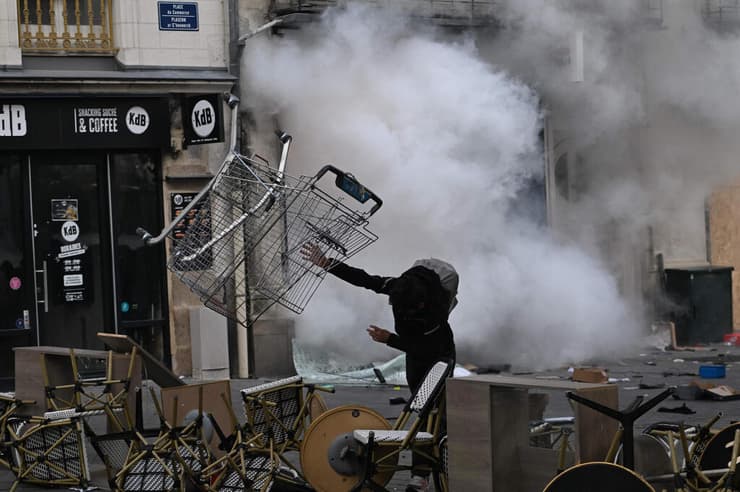 צילום: Sebastien Salom-Gomis / AFP מהומות בצרפת