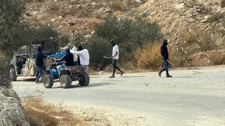 הפורעים בכפר הנוצרי טייבה מתנחלים תקפו דיפלומטים אירופאים סמוך לכפר הפלסטיני טייבה