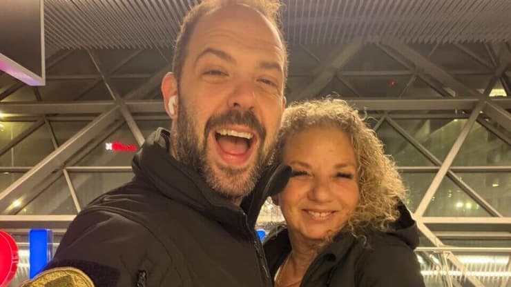 מיכאל והיידי לוין בשדה התעופה בקרקוב (צילום: באדיבות המצולמים) מיכאל והיידי לוין בשדה התעופה בקרקוב