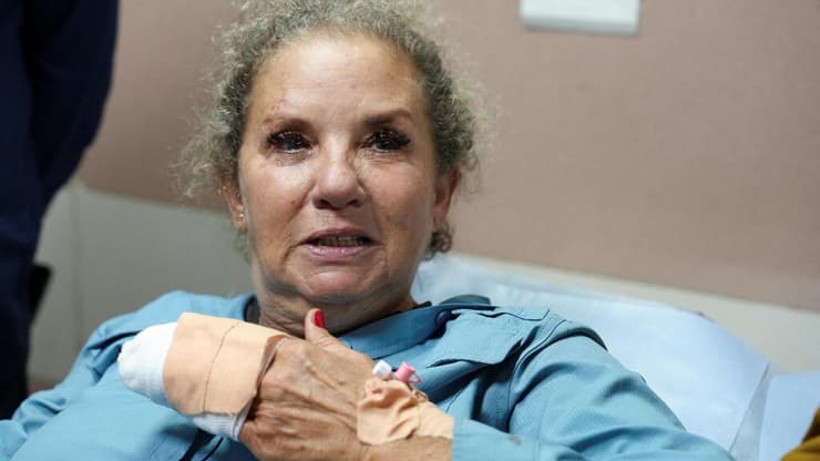 הצלמת היידי לוין בבית החולים (צילום: REUTERS/Ali Sawafta) היידי לוין