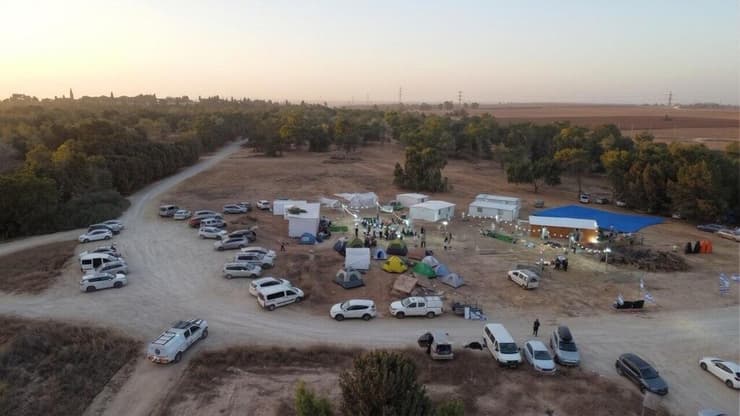 צילום: נחלה פעילים של תנועת נחלה הקימו בחמישי בלילה מאחז ביער שמחוני שבין כפר עזה לנחל עוז