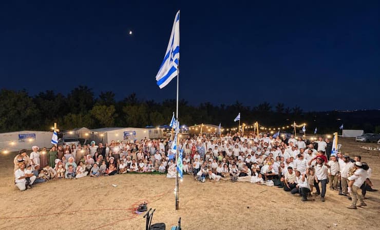 צילום: נחלה פעילים של תנועת נחלה הקימו בחמישי בלילה מאחז ביער שמחוני שבין כפר עזה לנחל עוז