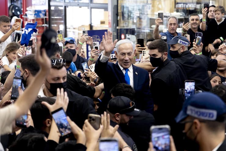 נתניהו נפגש עם תומכים ביקנעם (צילום: Amir Levy/Getty Images) נתניהו נפגש עם תומכים ביקנעם