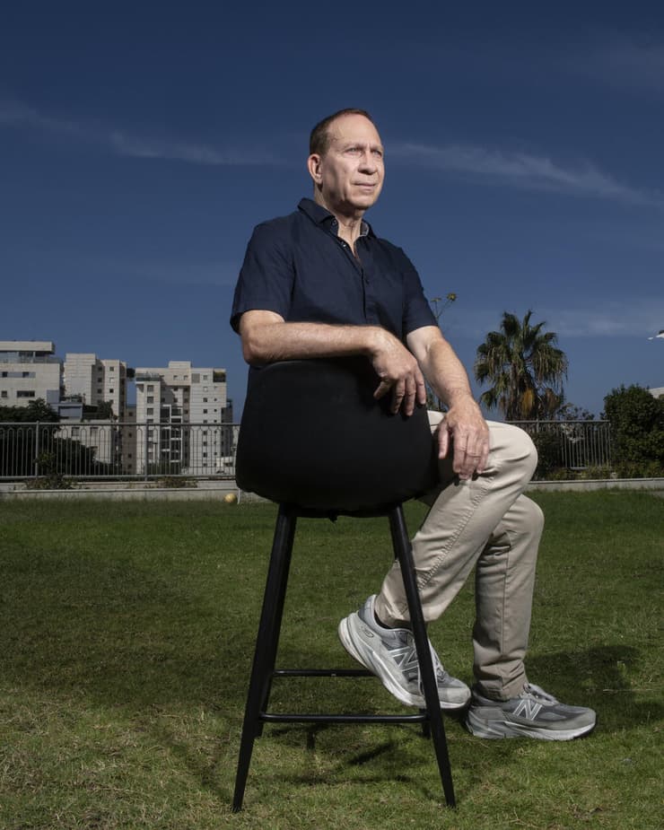 פרופ' עוז אלמוג