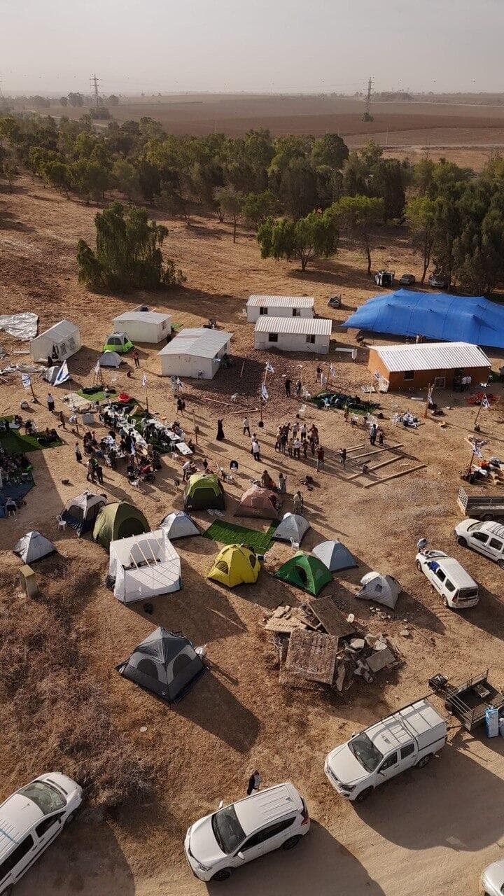 צילום: נחלה פעילים של תנועת נחלה הקימו בחמישי בלילה מאחז ביער שמחוני שבין כפר עזה לנחל עוז