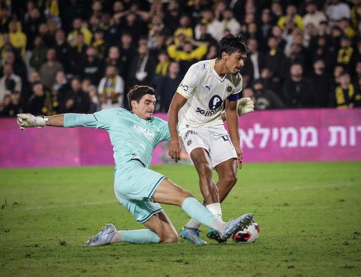 לא חייבים לחבר את המוצר. פרץ בהחמצת המשחק (צילום: עוז מועלם) בית"ר ירושלים מיגל סילבה מכבי ת"א דור פרץ