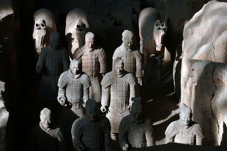 החיילים והסוסים של צבא הטרקוטה בסין (צילום: China Photos/Getty Images) החיילים והסוסים של צבא הטרקוטה בסין