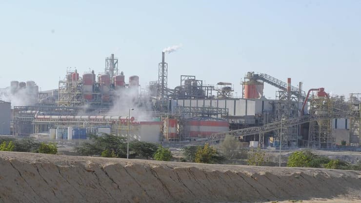 מפעל רותם אמפרט בנגב (צילום: ישראל יוסף) מפעל רותם אמפרט בנגב