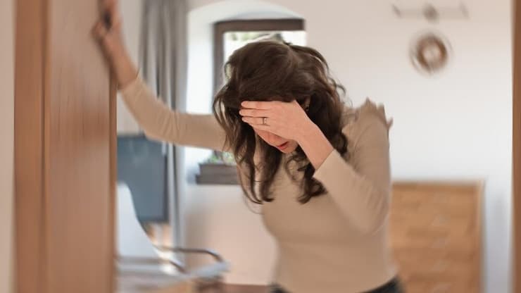 זמן שווה מוח באירוע מוחי, ולכן כל שיהוי במתן טיפול עלול להוביל לתוצאות קשות. אילוסטרציה (צילום: shutterstock) שבץ מוחי