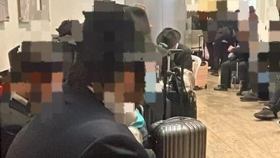 מעצר די דרמטי בנתב"ג: עשרות בחורים חסידי חב"ד נחתו בארץ אחרי שנת ישיבה ב-770 בארה"ב והתגלו כעריקים
