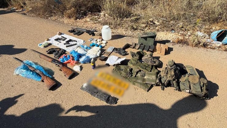 נתפס מצבור אמל"ח כנגד ארגון הפשיעה "אבו לטיף" (צילום: דוברות המשטרה ) נתפס מצבור אמל"ח כנגד ארגון הפשיעה "אבו לטיף"