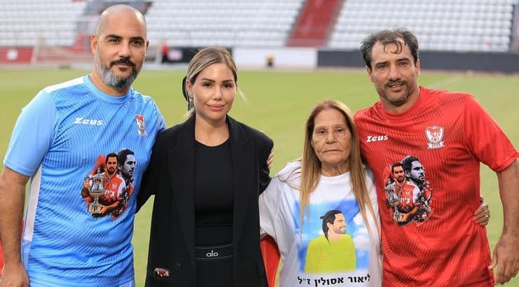 גבריאל לימה עם משפחתו של ליאור אסולין ז"ל (חג'אג' רחאל) גבריאל לימה עם משפחתו של ליאור אסולין ז"ל