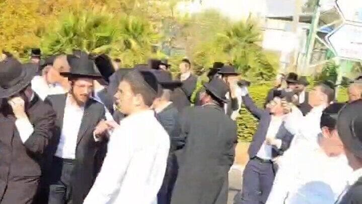 הפגנת חרדים בכפר סבא