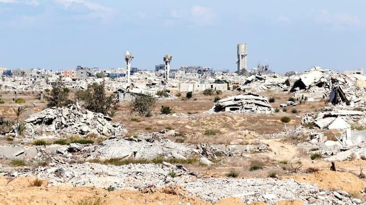 הקו הצהוב, שם פועל הגדוד. ממשיכים לאתר ולהשמיד מנהרות (צילום: גדי קבלו) יואב קרן וגדי קבלו עם גדוד 9 בעומק רצועת עזה