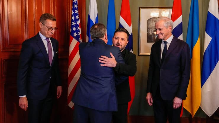 צילום: NTB/Heiko Junge /via REUTERS פגישתם של סטיב וויטקוף ו נשיא אוקראינה וולודימיר זלנסקי ב נורבגיה
