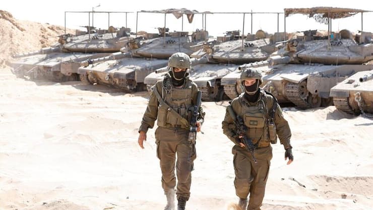 צילום: גדי קבלו יואב קרן וגדי קבלו עם גדוד 9 בעומק רצועת עזה