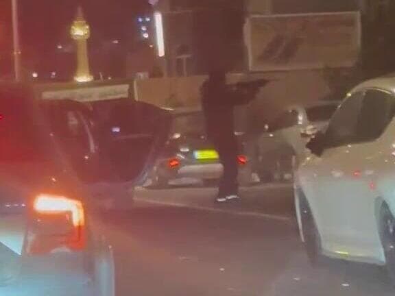 מתוך התיעוד: דורך את הנשק ויורה לעבר בית בסכנין ירי בסכנין