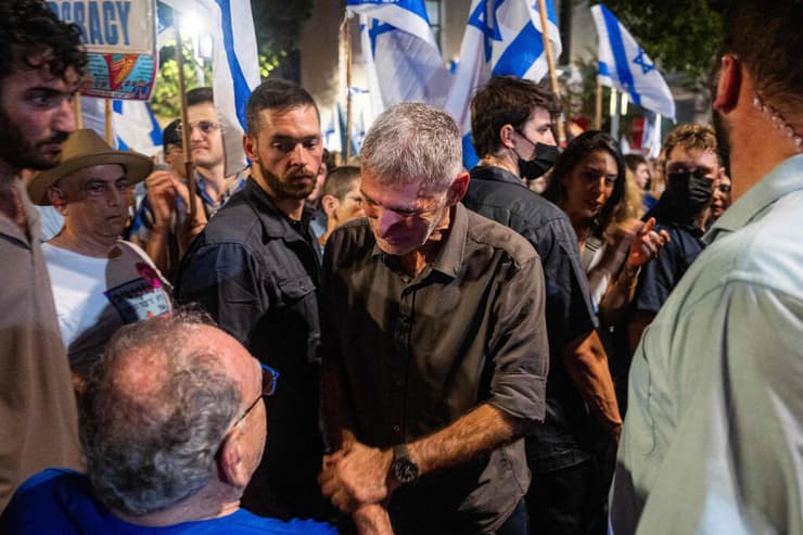 גם יאיר גולן הגיע (צילום: Jewel SAMAD / AFP) עצרת בתל אביב