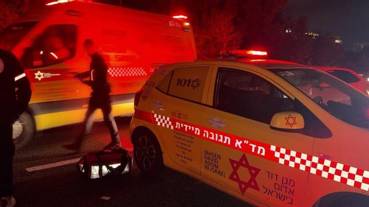 צילום: תיעוד מבצעי מד"א רוכב קורקינט חשמלי נהרג מפגיעת אוטובוס באור עקיבא