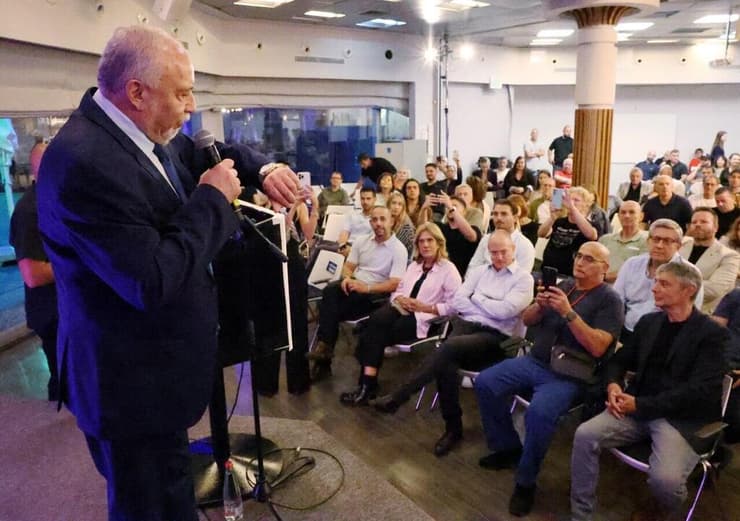 ליברמן נפגש עם פעילים בתל אביב (צילום: שאול גולן) כנס אביגדור ליברמן ישראל ביתנו פעילים תל אביב בחירות