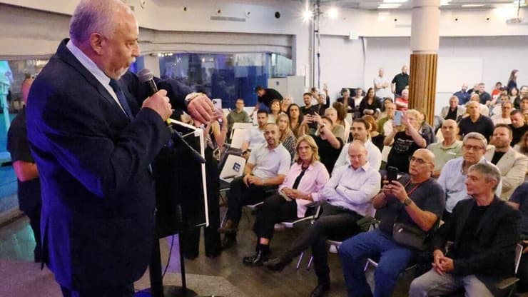 צילום: שאול גולן כנס אביגדור ליברמן ישראל ביתנו פעילים תל אביב בחירות