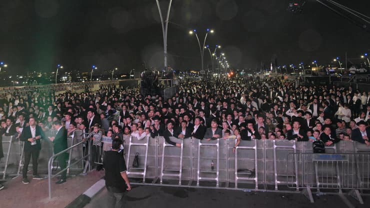 העצרת בבני ברק (צילום: יובל חן) עצרת חרדים בבני ברק בהשתתפות הרב לנדו ומשה גפני